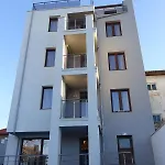 Lägenhet Enis с минерален басейн джакузи и сауна Sapareva Banja