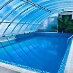 Enis с минерален басейн джакузи и сауна Apartamento *
