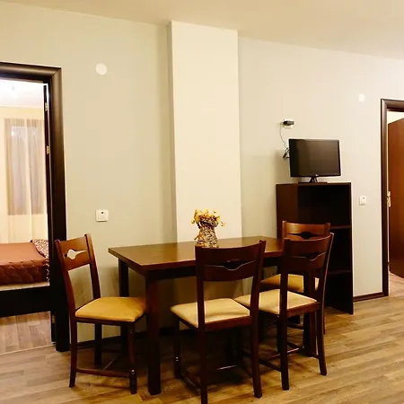 Apartment Enis със закрит и отоплен минерален басейн Saparewa Banja