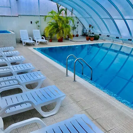 Enis със закрит и отоплен минерален басейн *