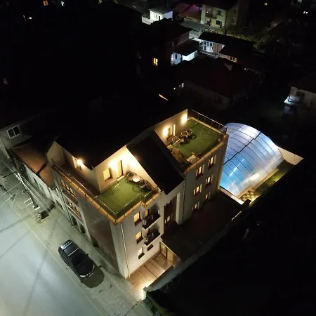 Enis със закрит и отоплен минерален басейн Apartment *