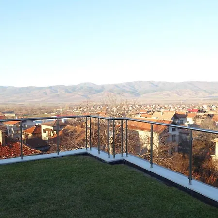 Enis със закрит и отоплен минерален басейн * Sapareva Banya