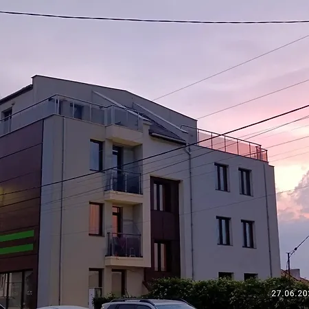 Apartment Enis със закрит и отоплен минерален басейн Sapareva Banya