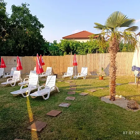 Enis със закрит и отоплен минерален басейн Apartment *