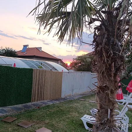 Apartment Enis със закрит и отоплен минерален басейн *