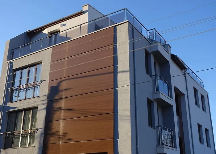 아파트 Enis със закрит и отоплен минерален басейн *