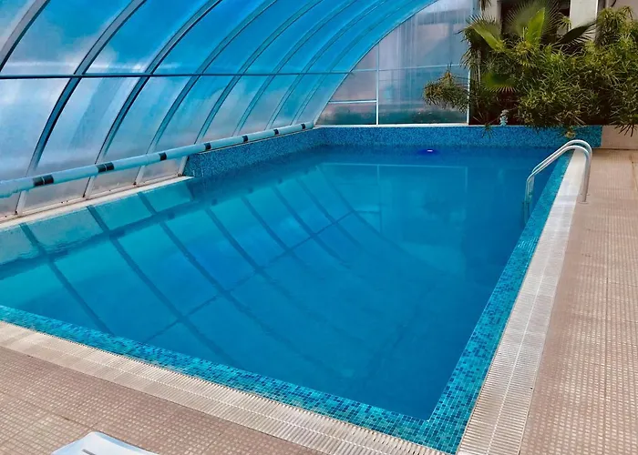 Enis със закрит и отоплен минерален басейн *