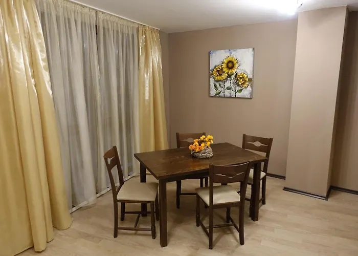 Enis със закрит и отоплен минерален басейн 아파트