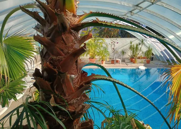 Enis със закрит и отоплен минерален басейн 아파트 *