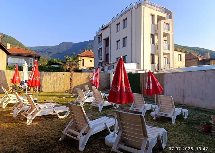 Enis със закрит и отоплен минерален басейн 아파트 *