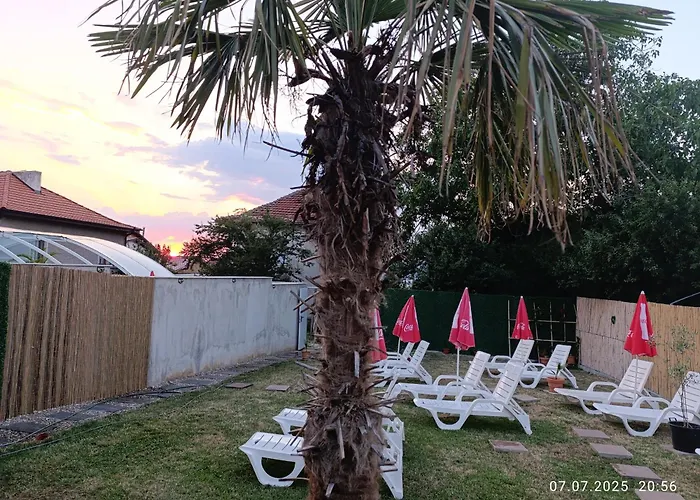 아파트 Enis със закрит и отоплен минерален басейн